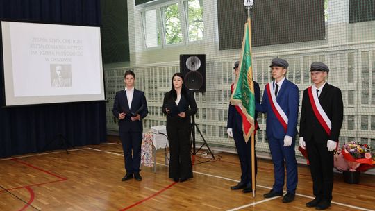 Pożegnanie maturzystów w Zespole Szkół Centrum Kształcenia Rolniczego w Okszowie [GALERIA ZDJĘĆ]