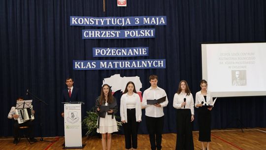 Pożegnanie maturzystów w Zespole Szkół Centrum Kształcenia Rolniczego w Okszowie [GALERIA ZDJĘĆ]