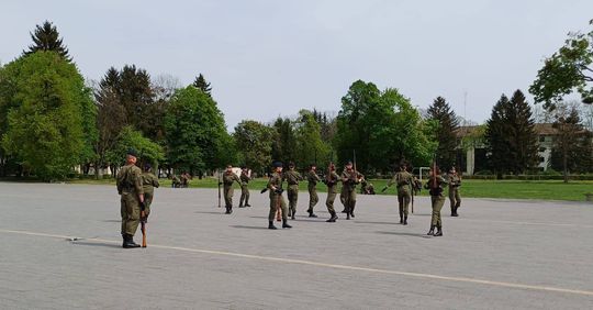 Chełm. Przegląd Musztry Klas Wojskowych [GALERIA ZDJĘĆ]