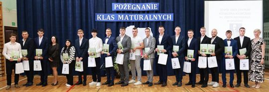 Pożegnanie maturzystów w Zespole Szkół Centrum Kształcenia Rolniczego w Okszowie [GALERIA ZDJĘĆ]