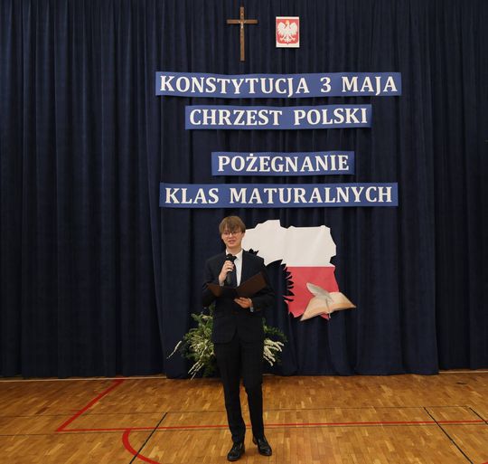 Pożegnanie maturzystów w Zespole Szkół Centrum Kształcenia Rolniczego w Okszowie [GALERIA ZDJĘĆ]