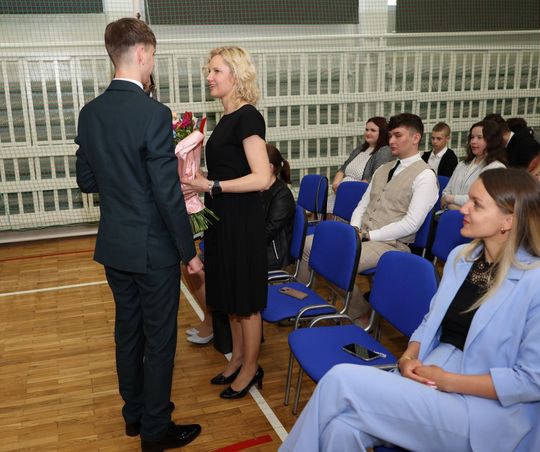 Pożegnanie maturzystów w Zespole Szkół Centrum Kształcenia Rolniczego w Okszowie [GALERIA ZDJĘĆ]