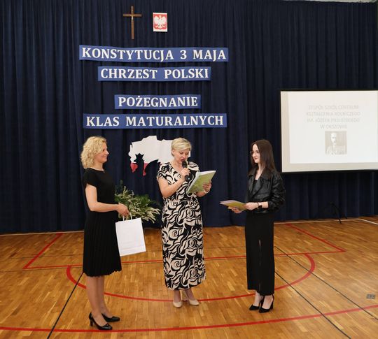 Pożegnanie maturzystów w Zespole Szkół Centrum Kształcenia Rolniczego w Okszowie [GALERIA ZDJĘĆ]