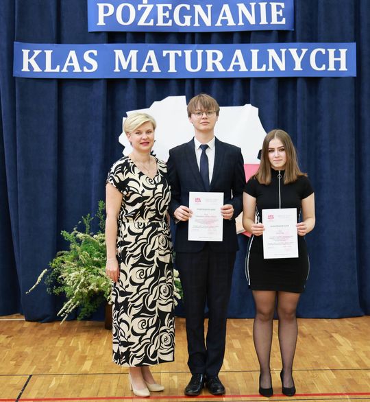 Pożegnanie maturzystów w Zespole Szkół Centrum Kształcenia Rolniczego w Okszowie [GALERIA ZDJĘĆ]