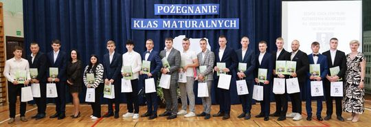 Pożegnanie maturzystów w Zespole Szkół Centrum Kształcenia Rolniczego w Okszowie [GALERIA ZDJĘĆ]