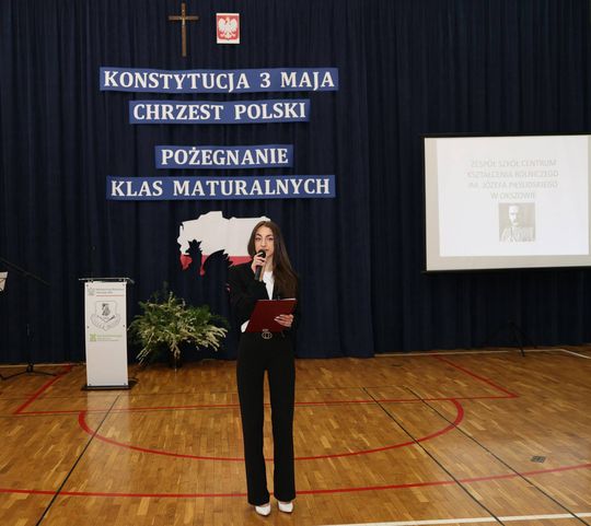 Pożegnanie maturzystów w Zespole Szkół Centrum Kształcenia Rolniczego w Okszowie [GALERIA ZDJĘĆ]