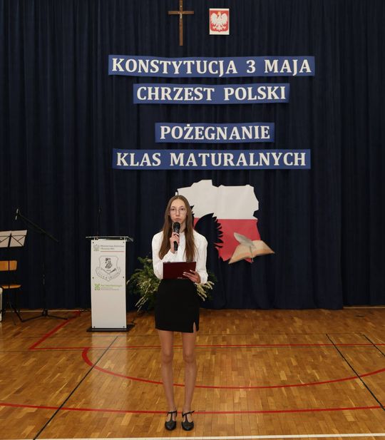 Pożegnanie maturzystów w Zespole Szkół Centrum Kształcenia Rolniczego w Okszowie [GALERIA ZDJĘĆ]