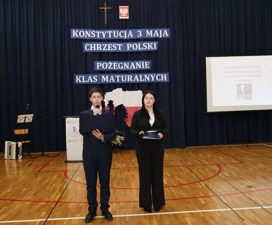 Pożegnanie maturzystów w Zespole Szkół Centrum Kształcenia Rolniczego w Okszowie [GALERIA ZDJĘĆ]