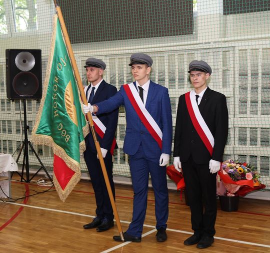 Pożegnanie maturzystów w Zespole Szkół Centrum Kształcenia Rolniczego w Okszowie [GALERIA ZDJĘĆ]