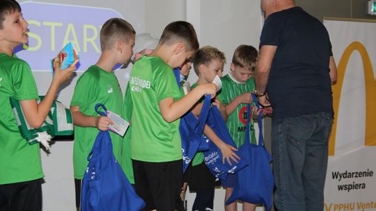 Chełm. Sportowi BIBLIONERZY znają historię piłki nożnej [GALERIA ZDJĘĆ]