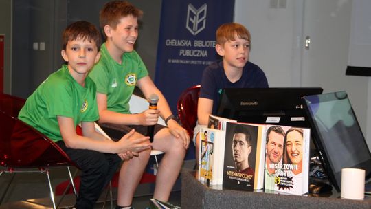 Chełm. Sportowi BIBLIONERZY znają historię piłki nożnej [GALERIA ZDJĘĆ]