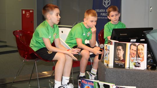 Chełm. Sportowi BIBLIONERZY znają historię piłki nożnej [GALERIA ZDJĘĆ]