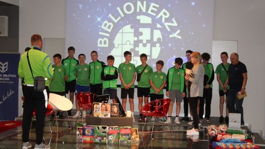 Chełm. Sportowi BIBLIONERZY znają historię piłki nożnej [GALERIA ZDJĘĆ]