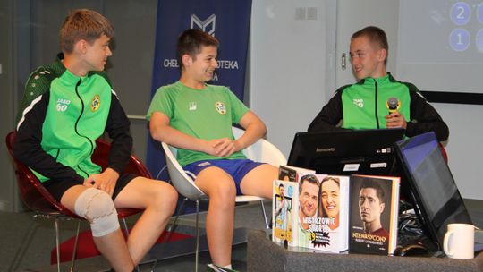 Chełm. Sportowi BIBLIONERZY znają historię piłki nożnej [GALERIA ZDJĘĆ]