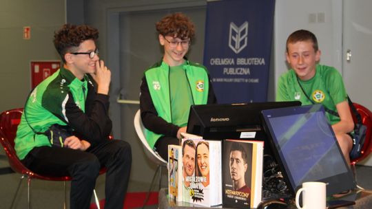 Chełm. Sportowi BIBLIONERZY znają historię piłki nożnej [GALERIA ZDJĘĆ]