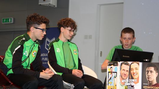 Chełm. Sportowi BIBLIONERZY znają historię piłki nożnej [GALERIA ZDJĘĆ]