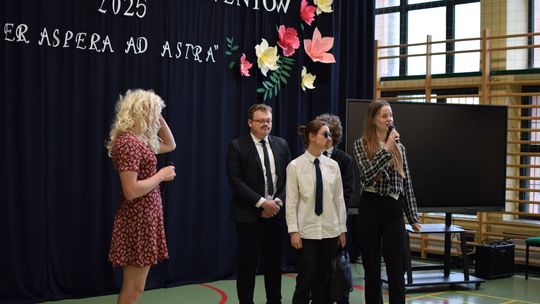 Pożegnanie absolwentów I LO im. Władysława Jagiełły w Krasnymstawie [GALERIA ZDJĘĆ]