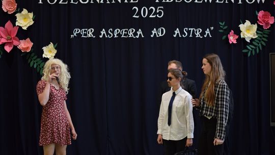 Pożegnanie absolwentów I LO im. Władysława Jagiełły w Krasnymstawie [GALERIA ZDJĘĆ]