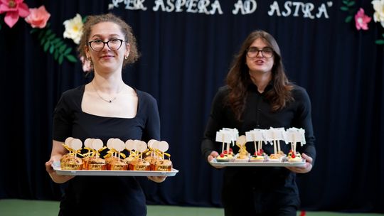 Pożegnanie absolwentów I LO im. Władysława Jagiełły w Krasnymstawie [GALERIA ZDJĘĆ]