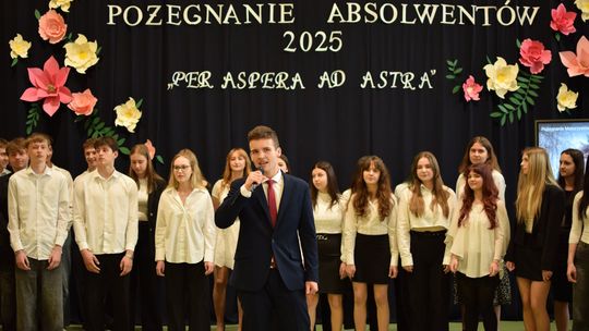 Pożegnanie absolwentów I LO im. Władysława Jagiełły w Krasnymstawie [GALERIA ZDJĘĆ]