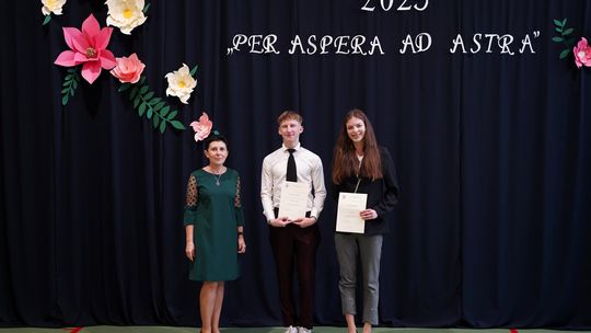 Pożegnanie absolwentów I LO im. Władysława Jagiełły w Krasnymstawie [GALERIA ZDJĘĆ]