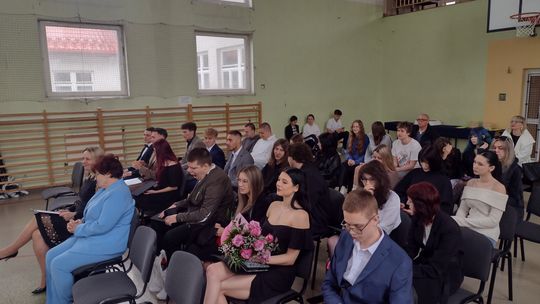 Pożegnanie absolwentów w Prywatnym Liceum Ogólnokształcącym w Krasnymstawie [GALERIA ZDJĘĆ]