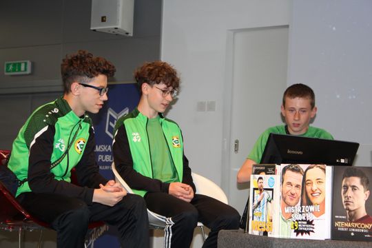 Chełm. Sportowi BIBLIONERZY znają historię piłki nożnej [GALERIA ZDJĘĆ]