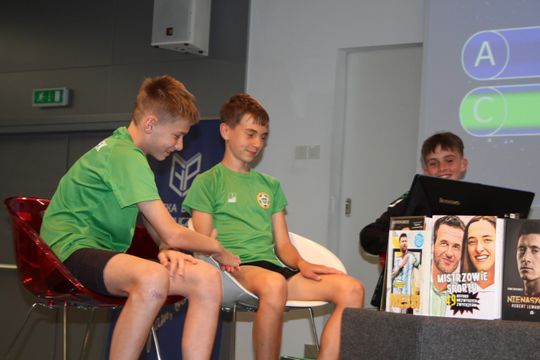 Chełm. Sportowi BIBLIONERZY znają historię piłki nożnej [GALERIA ZDJĘĆ]