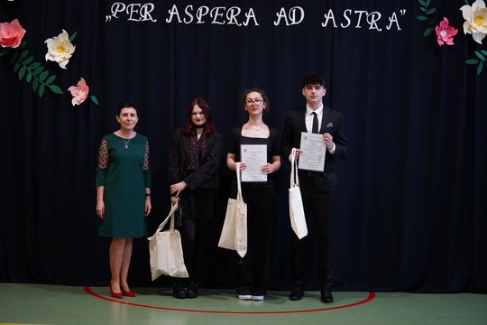 Pożegnanie absolwentów I LO im. Władysława Jagiełły w Krasnymstawie [GALERIA ZDJĘĆ]