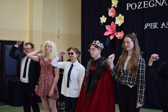 Pożegnanie absolwentów I LO im. Władysława Jagiełły w Krasnymstawie [GALERIA ZDJĘĆ]