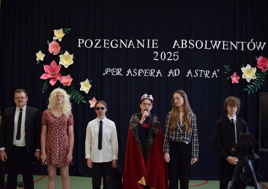 Pożegnanie absolwentów I LO im. Władysława Jagiełły w Krasnymstawie [GALERIA ZDJĘĆ]