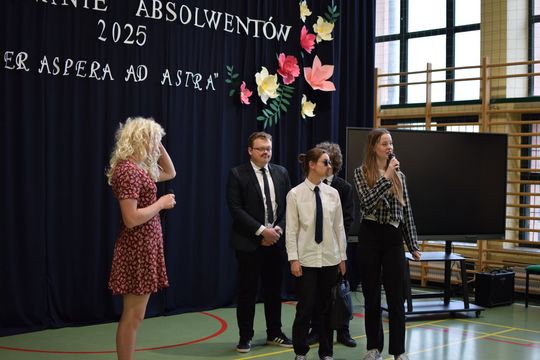 Pożegnanie absolwentów I LO im. Władysława Jagiełły w Krasnymstawie [GALERIA ZDJĘĆ]