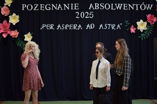 Pożegnanie absolwentów I LO im. Władysława Jagiełły w Krasnymstawie [GALERIA ZDJĘĆ]