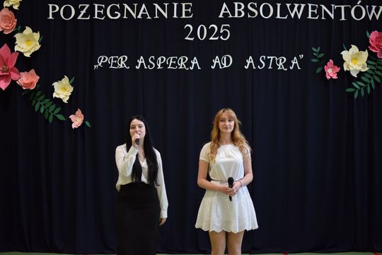 Pożegnanie absolwentów I LO im. Władysława Jagiełły w Krasnymstawie [GALERIA ZDJĘĆ]