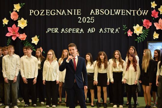 Pożegnanie absolwentów I LO im. Władysława Jagiełły w Krasnymstawie [GALERIA ZDJĘĆ]