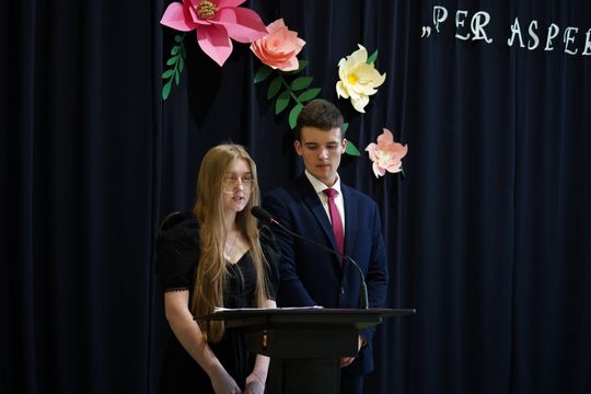 Pożegnanie absolwentów I LO im. Władysława Jagiełły w Krasnymstawie [GALERIA ZDJĘĆ]