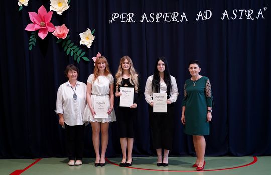 Pożegnanie absolwentów I LO im. Władysława Jagiełły w Krasnymstawie [GALERIA ZDJĘĆ]