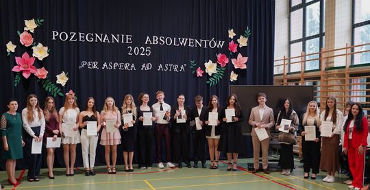 Pożegnanie absolwentów I LO im. Władysława Jagiełły w Krasnymstawie [GALERIA ZDJĘĆ]