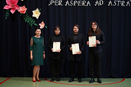 Pożegnanie absolwentów I LO im. Władysława Jagiełły w Krasnymstawie [GALERIA ZDJĘĆ]