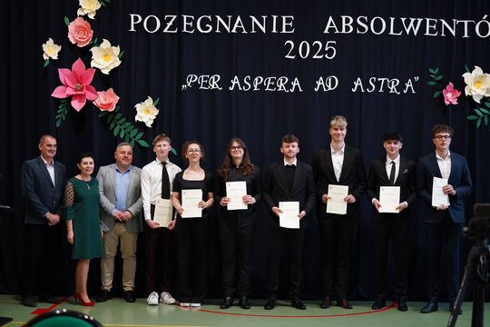Pożegnanie absolwentów I LO im. Władysława Jagiełły w Krasnymstawie [GALERIA ZDJĘĆ]