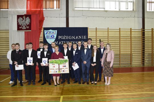 Zakończenie roku klas maturalnych ZSZ Nr 1 i II LO we Włodawie [GALERIA ZDJĘĆ]