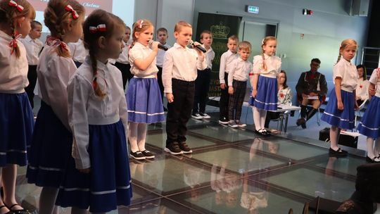 Chełm. Trwa XI Festiwal Piosenki Ułańskiej w bibliotece publicznej