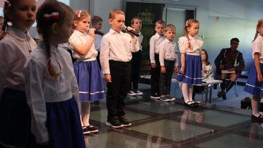 Chełm. Trwa XI Festiwal Piosenki Ułańskiej w bibliotece publicznej