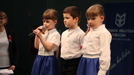 Chełm. Trwa XI Festiwal Piosenki Ułańskiej w bibliotece publicznej