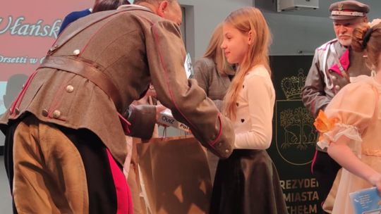 Chełm. Trwa XI Festiwal Piosenki Ułańskiej w bibliotece publicznej