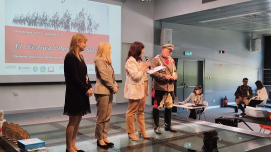 Chełm. Trwa XI Festiwal Piosenki Ułańskiej w bibliotece publicznej