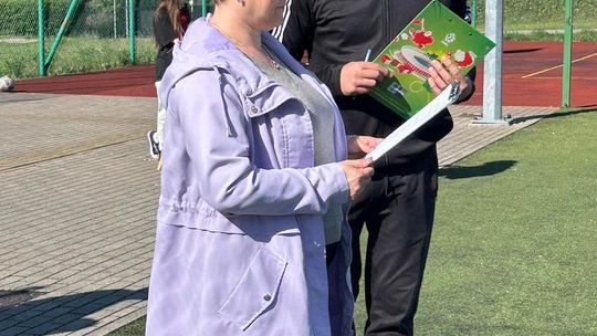 Gm. Wierzbica. Powiatowe Igrzyska Młodzieży Szkolnej w Piłce Nożnej Dziewcząt i Chłopców [GALERIA ZDJĘĆ]