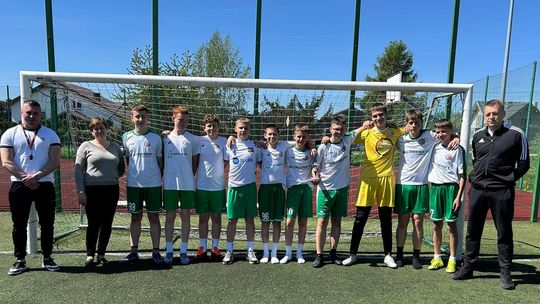 Gm. Wierzbica. Powiatowe Igrzyska Młodzieży Szkolnej w Piłce Nożnej Dziewcząt i Chłopców [GALERIA ZDJĘĆ]