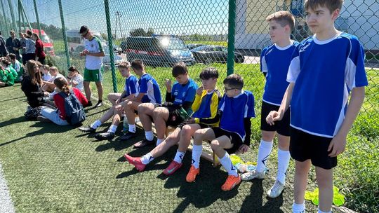 Gm. Wierzbica. Powiatowe Igrzyska Młodzieży Szkolnej w Piłce Nożnej Dziewcząt i Chłopców [GALERIA ZDJĘĆ]