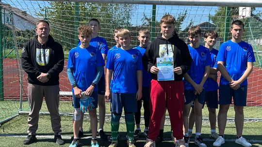 Gm. Wierzbica. Powiatowe Igrzyska Młodzieży Szkolnej w Piłce Nożnej Dziewcząt i Chłopców [GALERIA ZDJĘĆ]